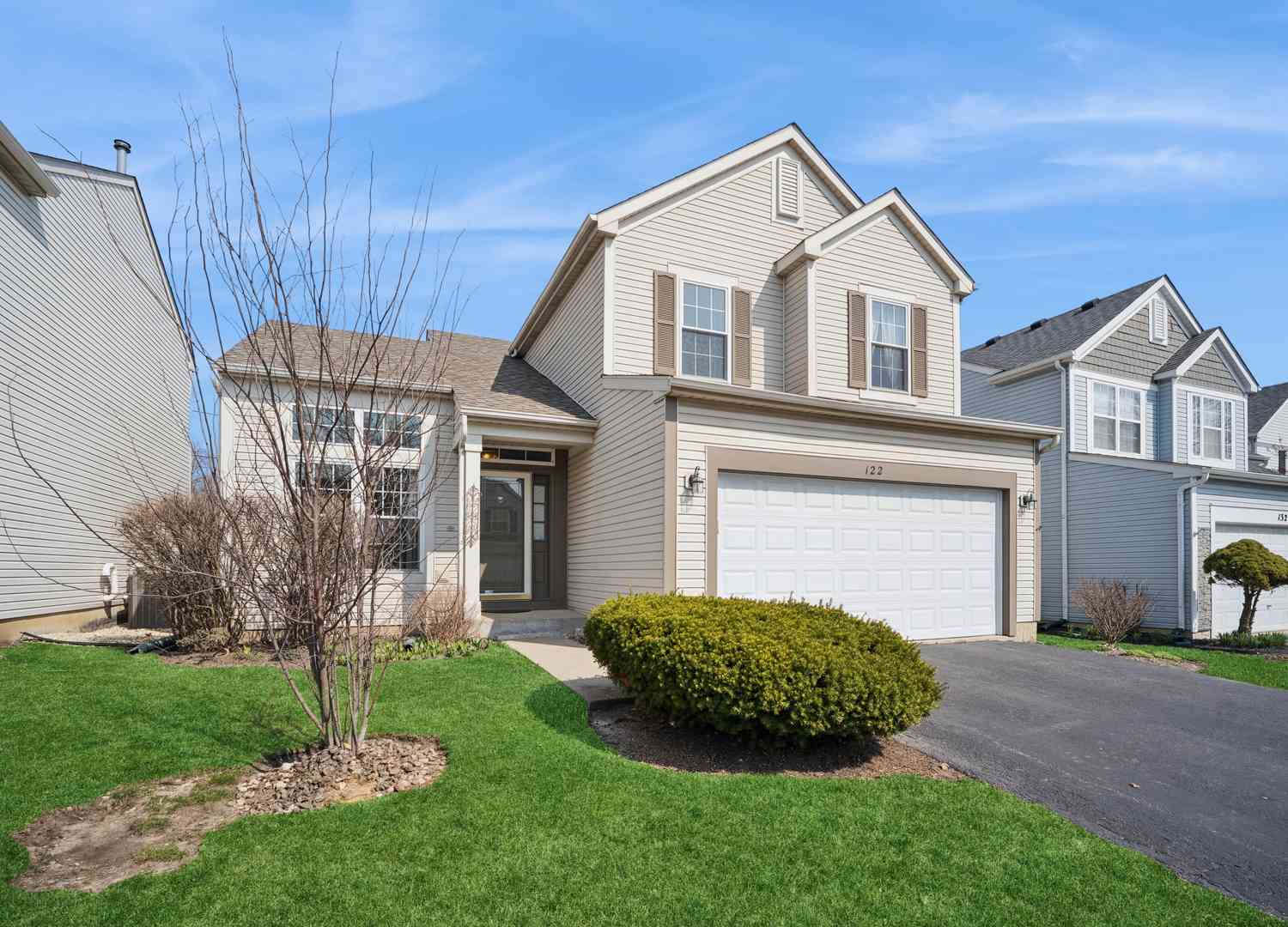 Homes For Sale - 122 E Aspen Circle<br/> Hainesville, IL 60030