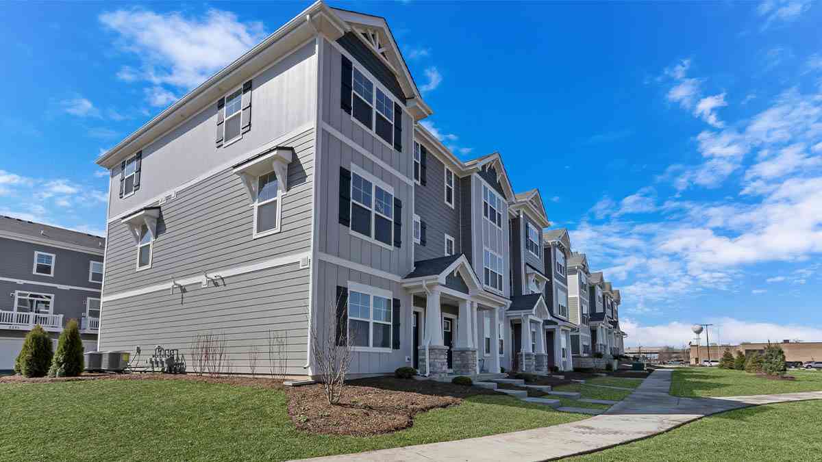 Homes For Sale - 545 Yosemite Way<br/> Mundelein, IL 60060