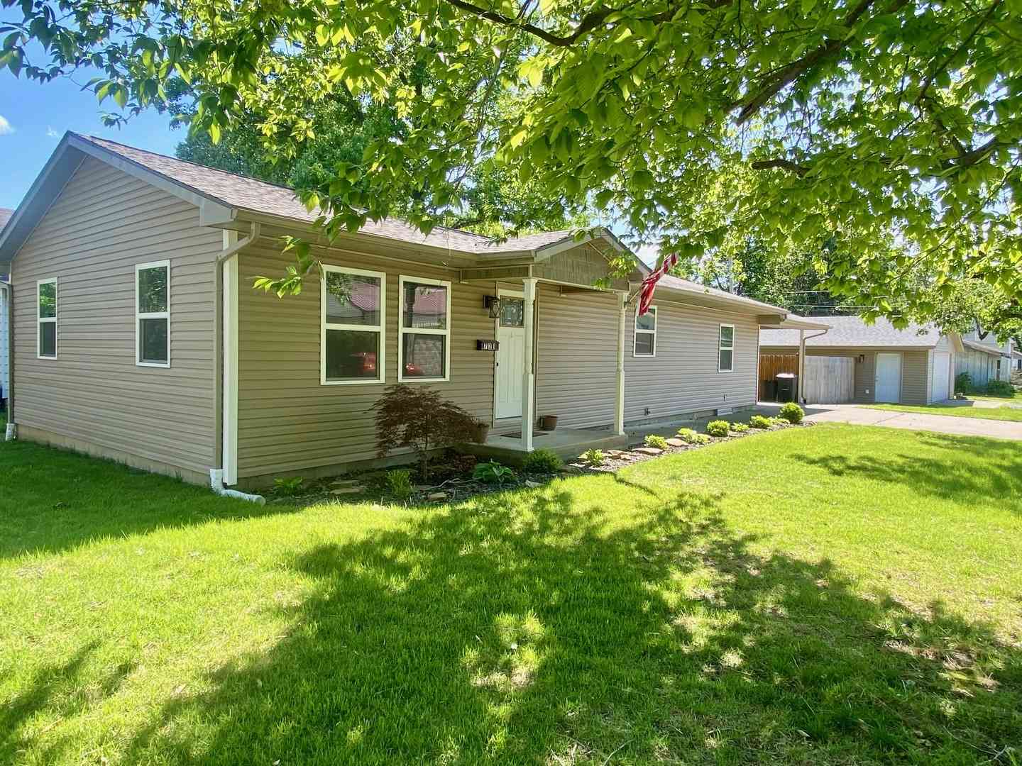 Homes For Sale - 721 N 17th Street<br/> Herrin, IL 62848