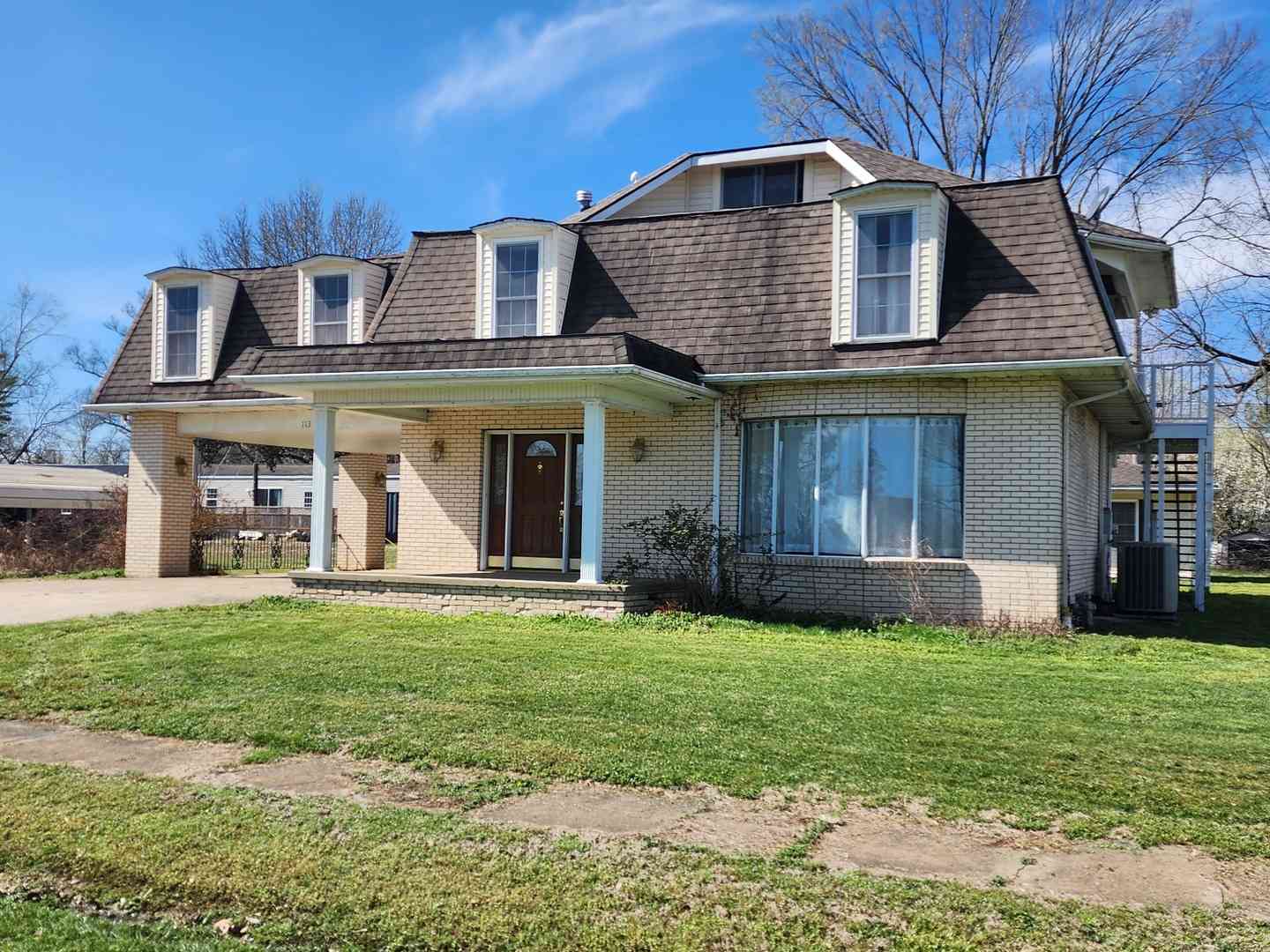 Homes For Sale - 113 Jackson Street<br/> Williamson County, Hurst, IL 62949