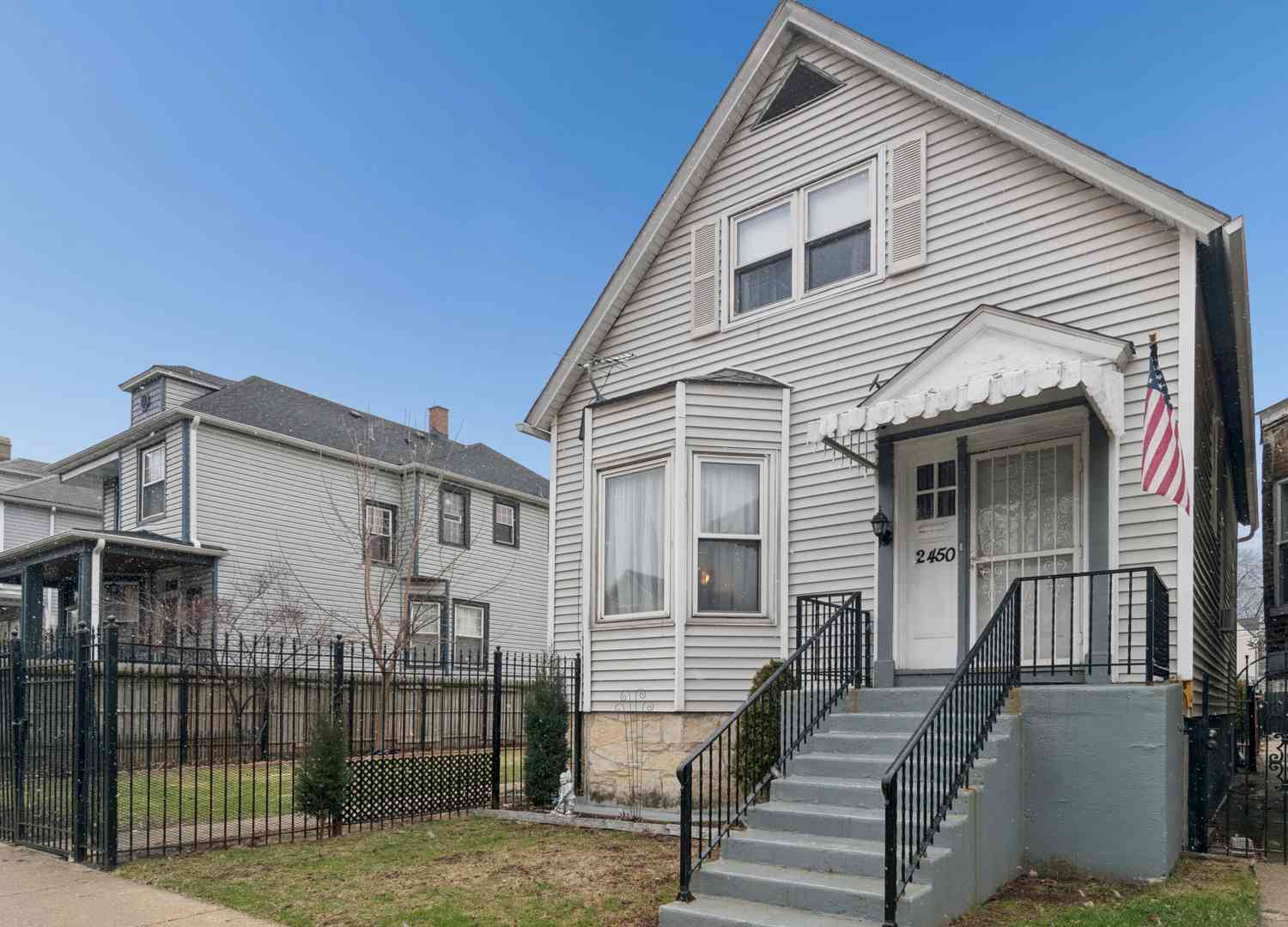Homes For Sale - 2450 N Central Park Avenue<br/> Chicago, IL 60647