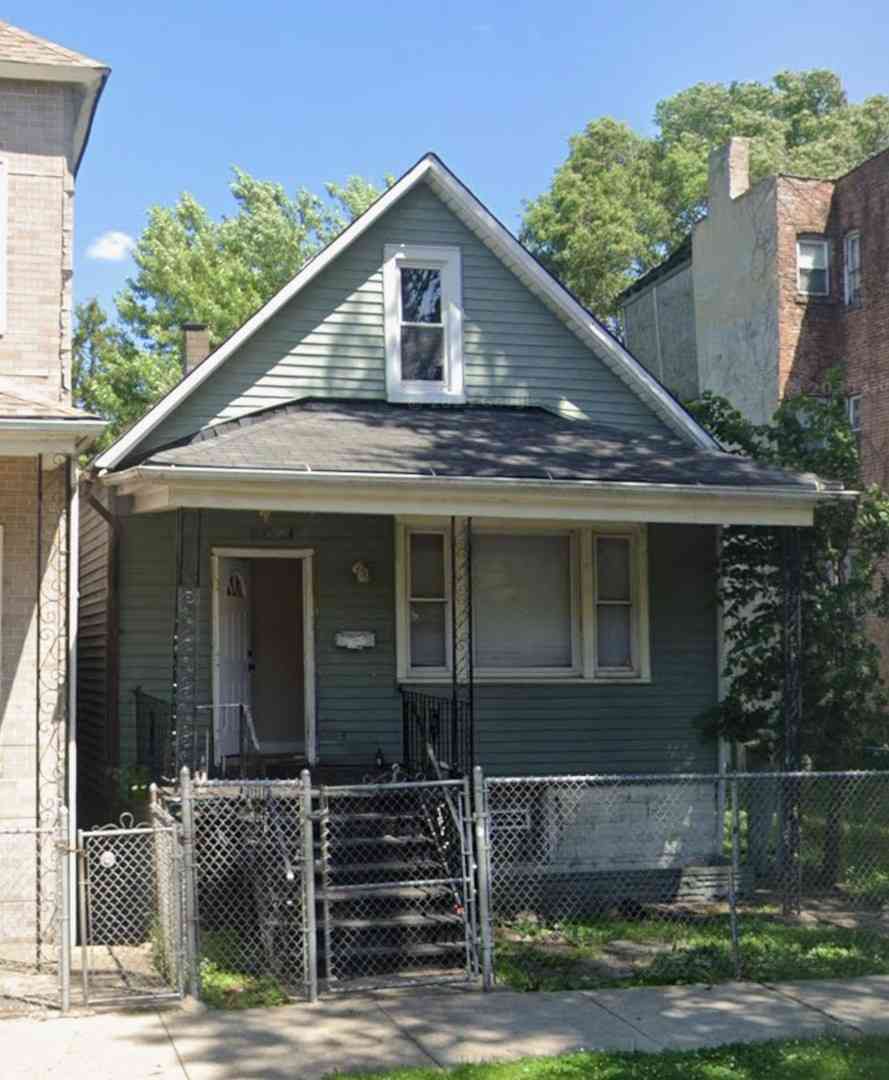 Homes For Sale - 9021 S Exchange Avenue<br/> Chicago, IL 60617