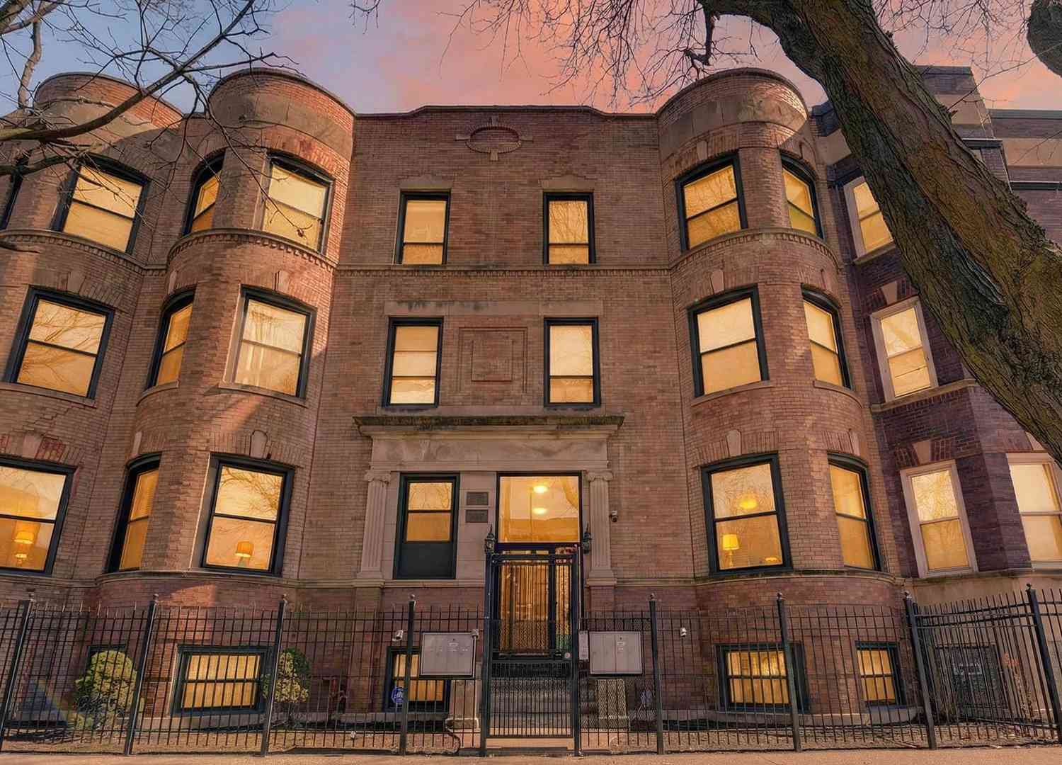 Homes For Sale - 5207 S Indiana Avenue #G<br/> Chicago, IL 60615