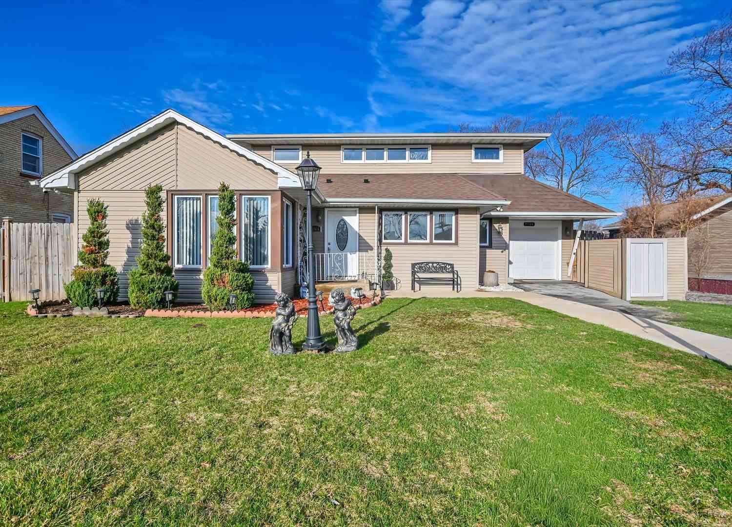 Homes For Sale - 7964 Lavergne Avenue<br/> Burbank, IL 60459