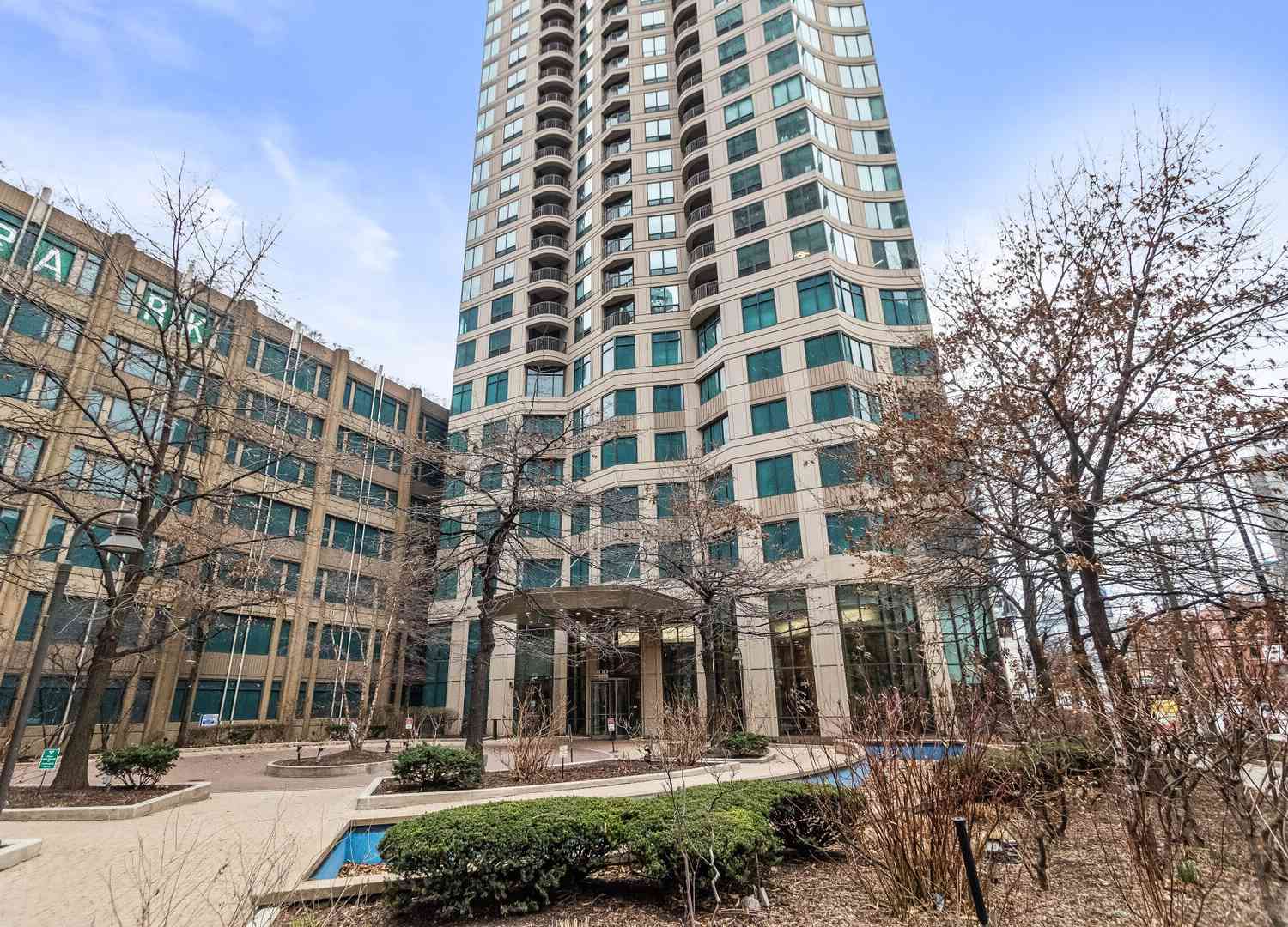 Homes For Sale - 400 N La Salle Drive #4501<br/> Chicago, IL 60654