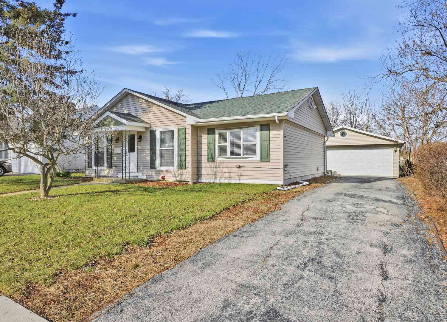 Homes For Sale - 22106 E Churchill Drive<br/> Richton Park, IL 60471