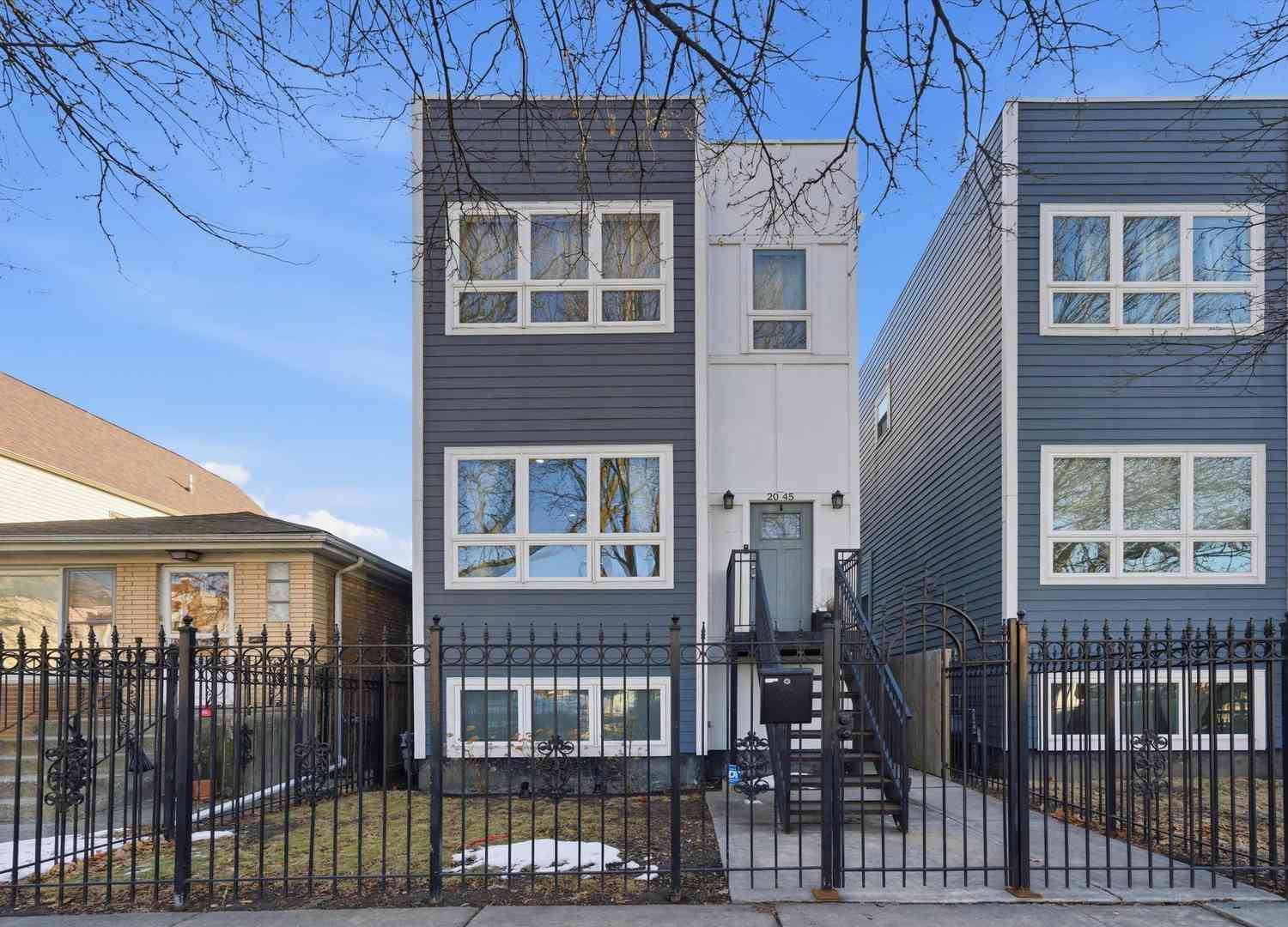 Homes For Sale - 2045 N La Crosse Avenue<br/> Chicago, IL 60639