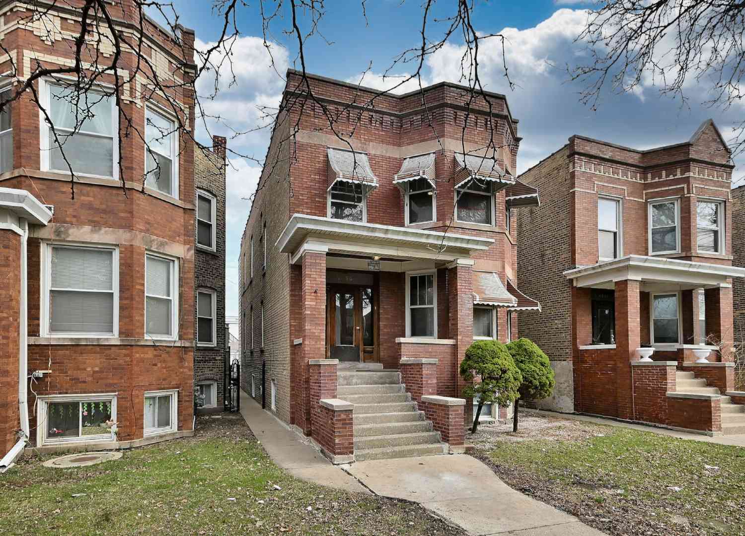 Homes For Sale - 4450 W Altgeld Street<br/> Chicago, IL 60639