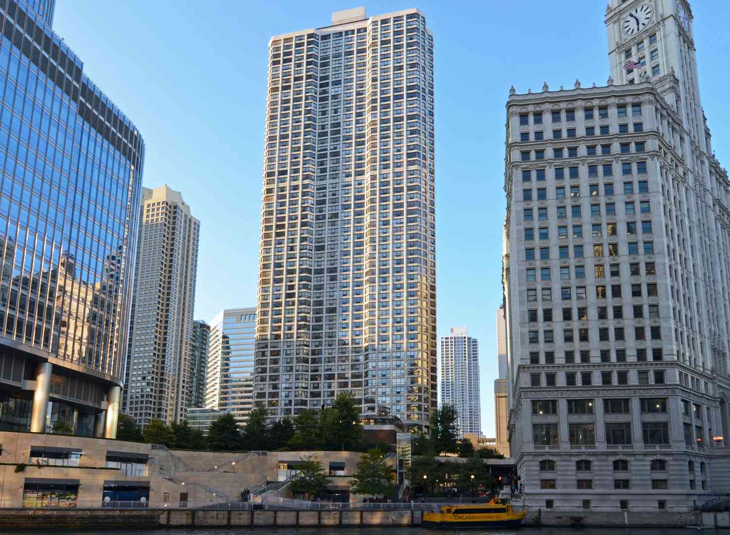 Homes For Sale - 405 N Wabash Avenue #110<br/> Chicago, IL 60611