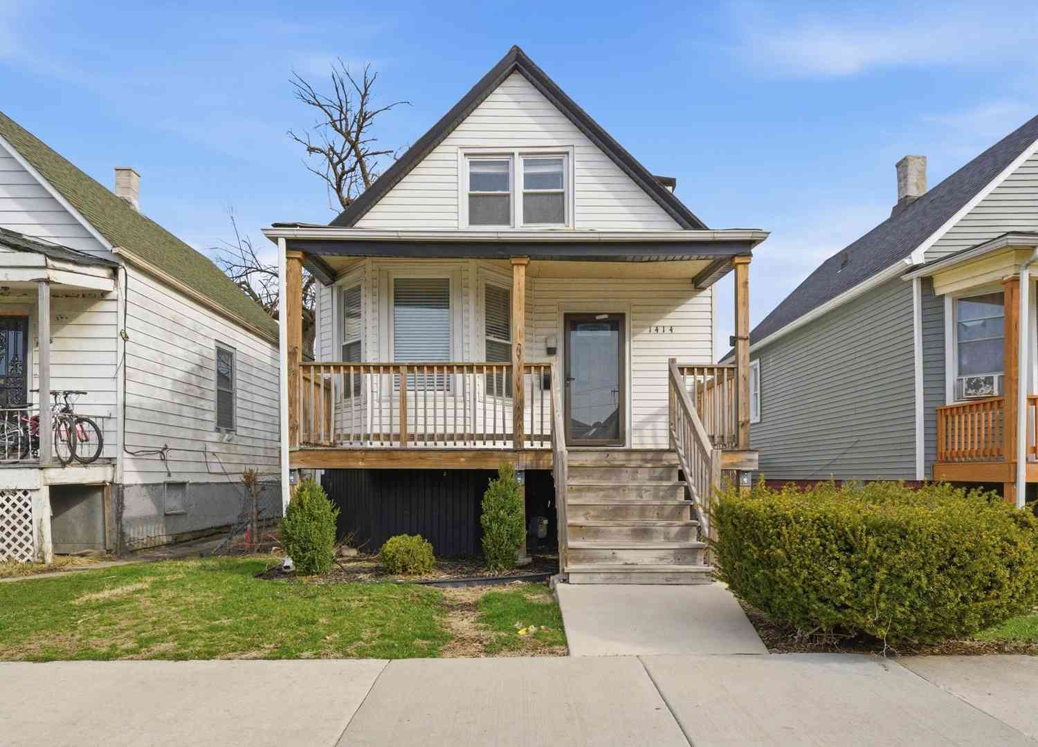 Homes For Sale - 1414 W 73rd Place<br/> Chicago, IL 60636