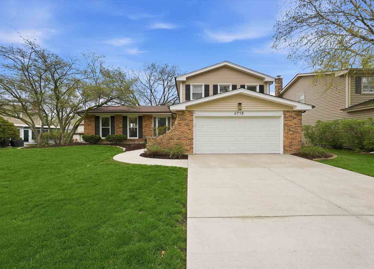 Homes For Sale - 6718 Breckenridge Road<br/> Lisle, IL 60532