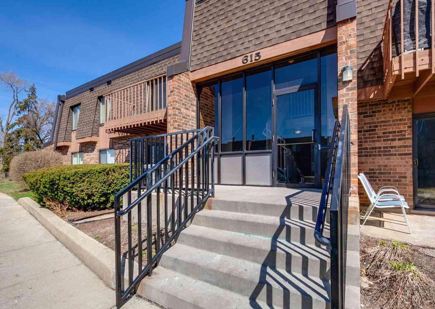 Homes For Sale - 615 Tralee Court #1C<br/> Schaumburg, IL 60193