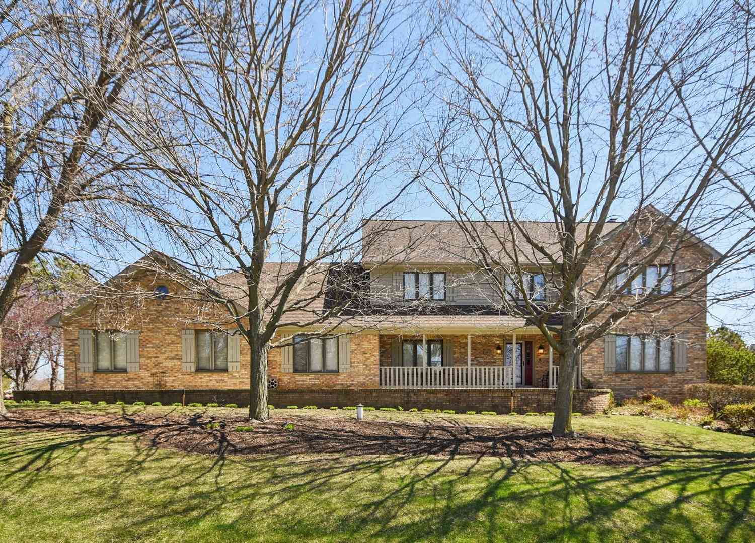 Homes For Sale - 54 Gentry Drive<br/> Hawthorn Woods, IL 60047