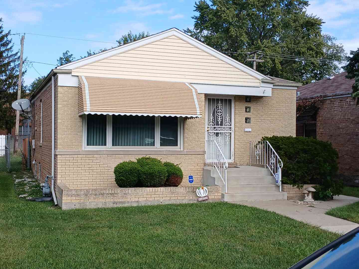 Homes For Sale - 215 W 146th Street<br/> Riverdale, IL 60827