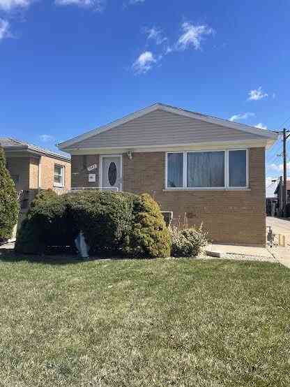 Homes For Sale - 7843 Natchez Avenue<br/> Burbank, IL 60459
