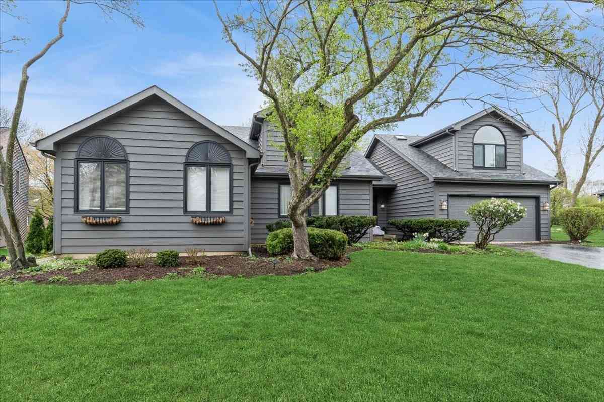 Homes For Sale - 1923 Hillside Lane<br/> Lisle, IL 60532