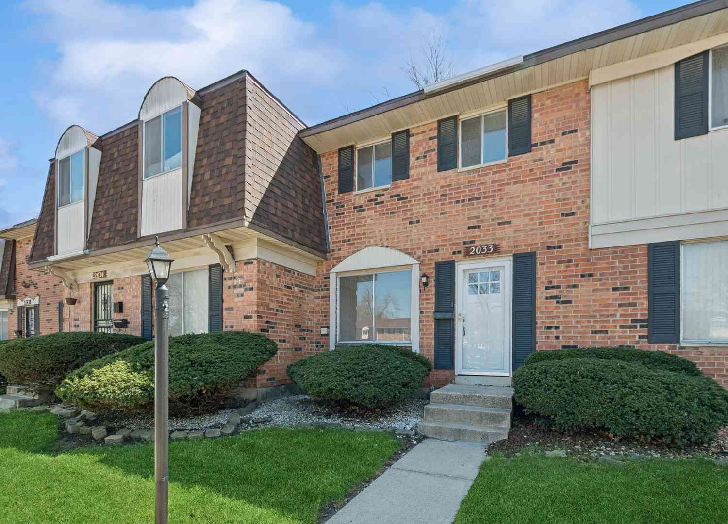 Homes For Sale - 2033 Lioncrest Drive<br/> Richton Park, IL 60471