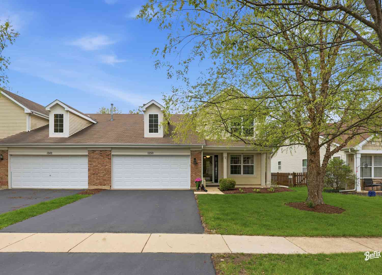 Homes For Sale - 1250 Promontory Drive<br/> Pingree Grove, IL 60140