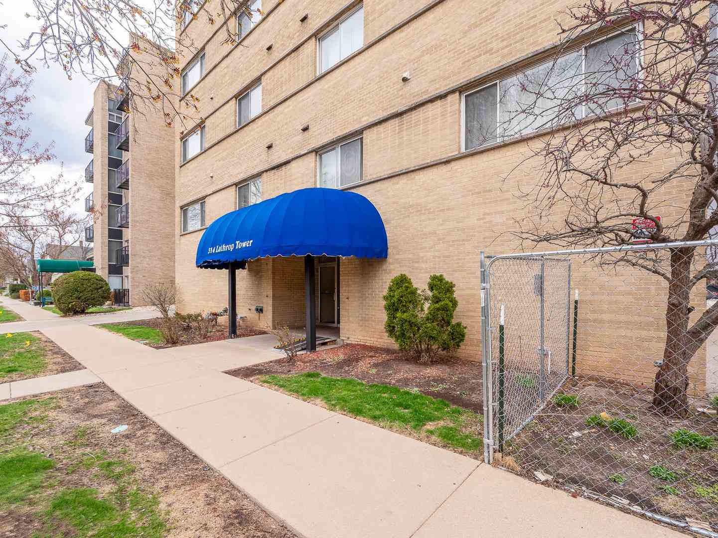 Homes For Sale - 314 Lathrop Avenue #406<br/> Forest Park, IL 60130