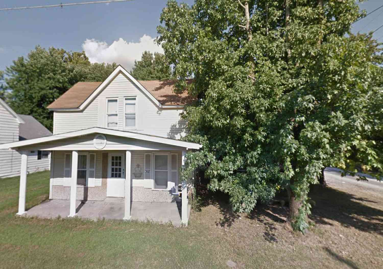 Homes For Sale - 307 Broadway Street<br/> Perry County, Willisville, IL 62997