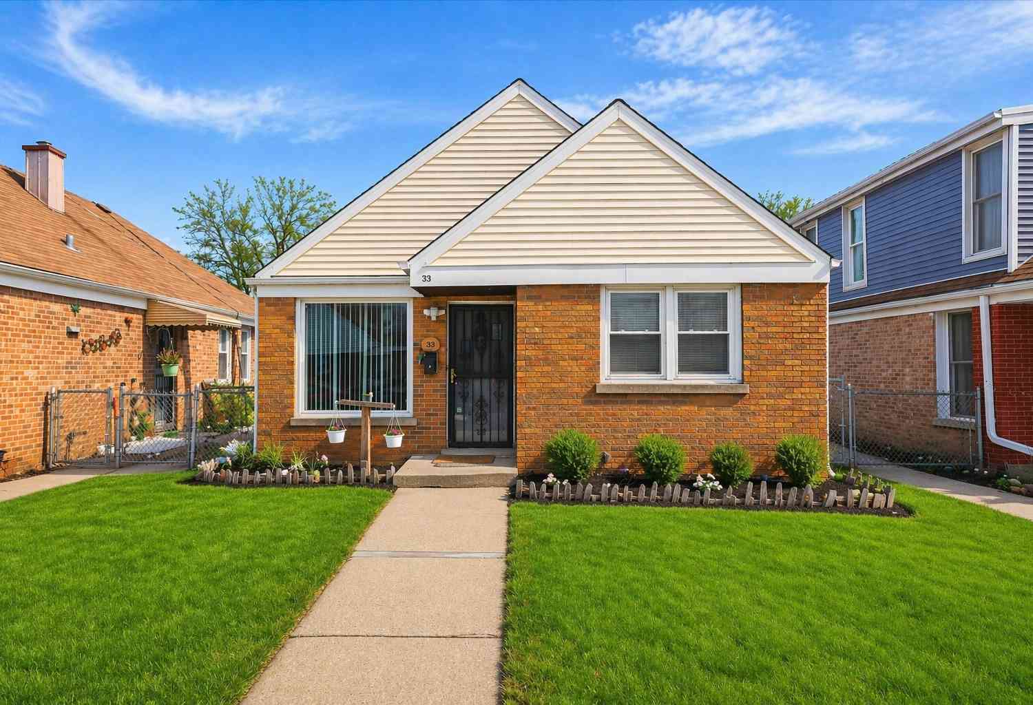 Homes For Sale - 33 49th Avenue<br/> Bellwood, IL 60104