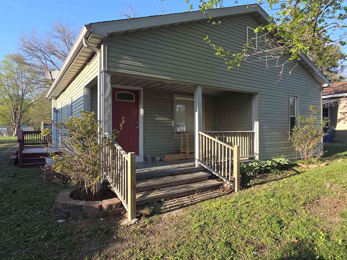 Homes For Sale - 104 E Vermont Street<br/> Williamson County, Carterville, IL 62918