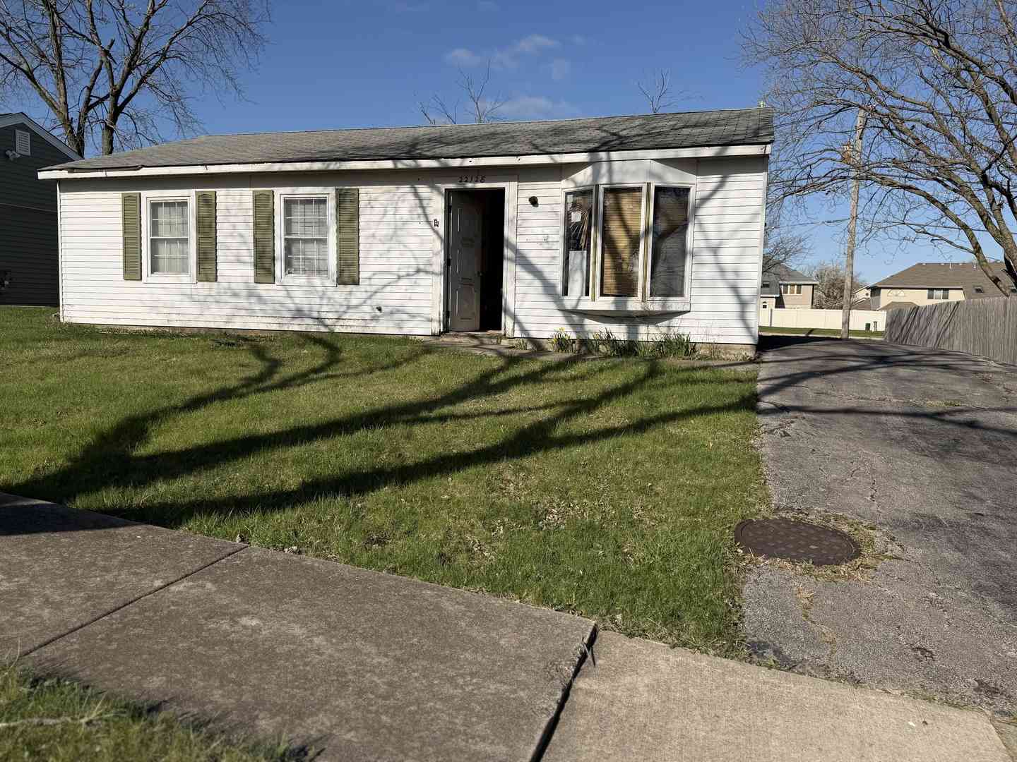 Homes For Sale - 22128 Hawthorne Way<br/> Richton Park, IL 60471