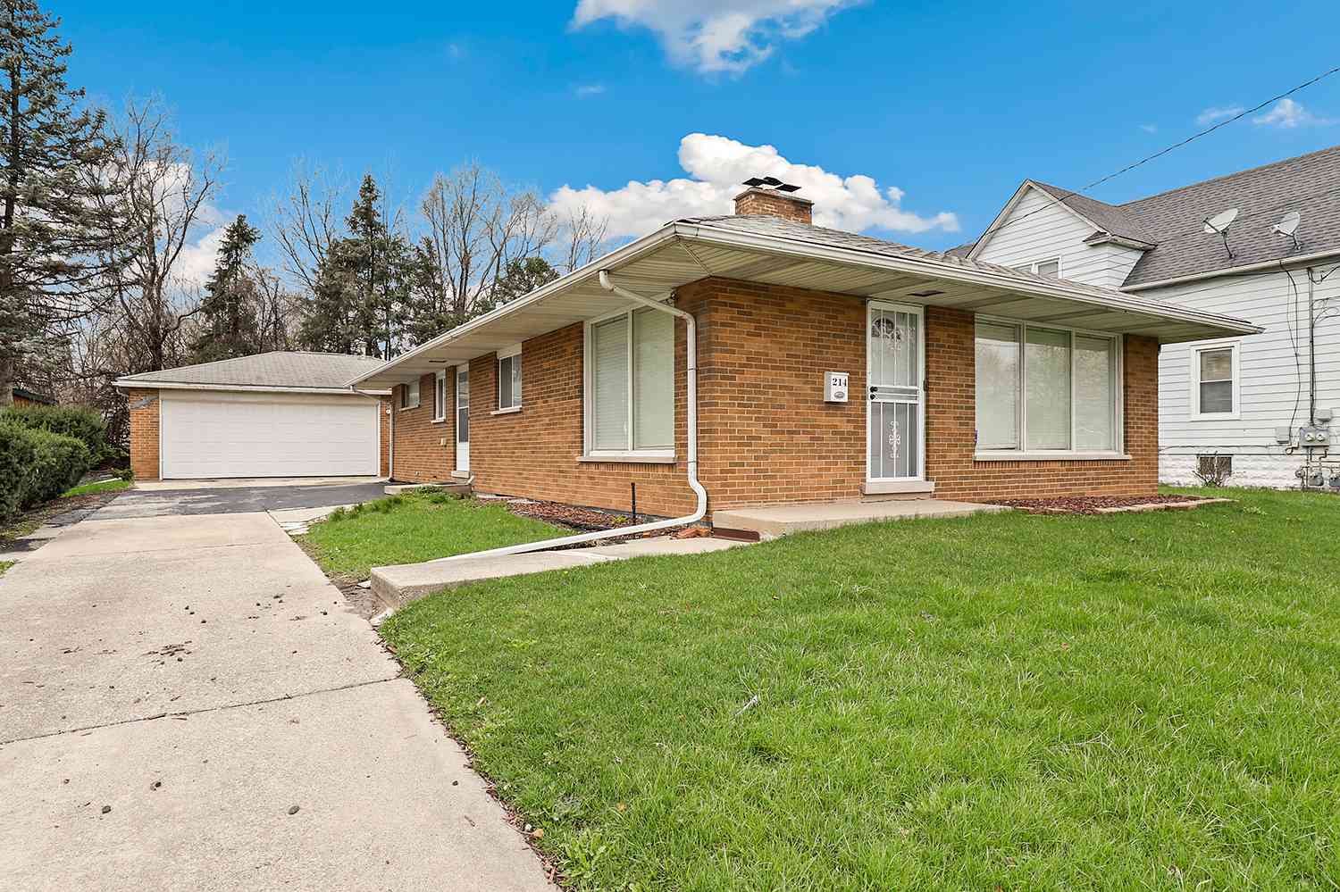 Homes For Sale - 214 N Hunter Street<br/> Thornton, IL 60476