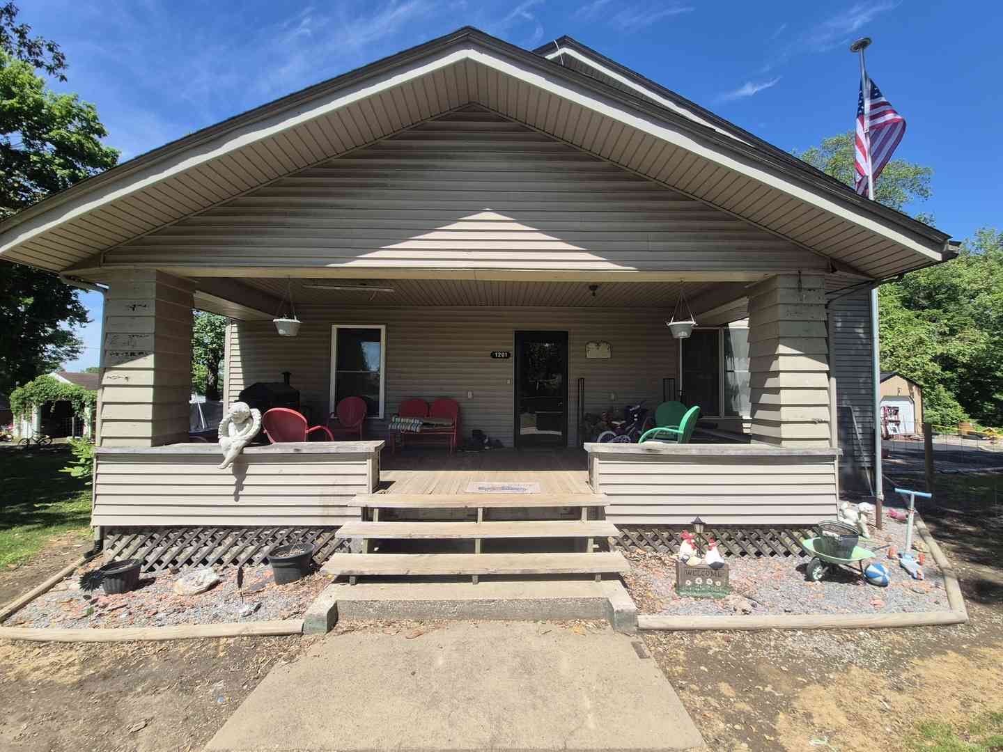 Homes For Sale - 1201 Fairview Road<br/> Rosiclare, IL 62982