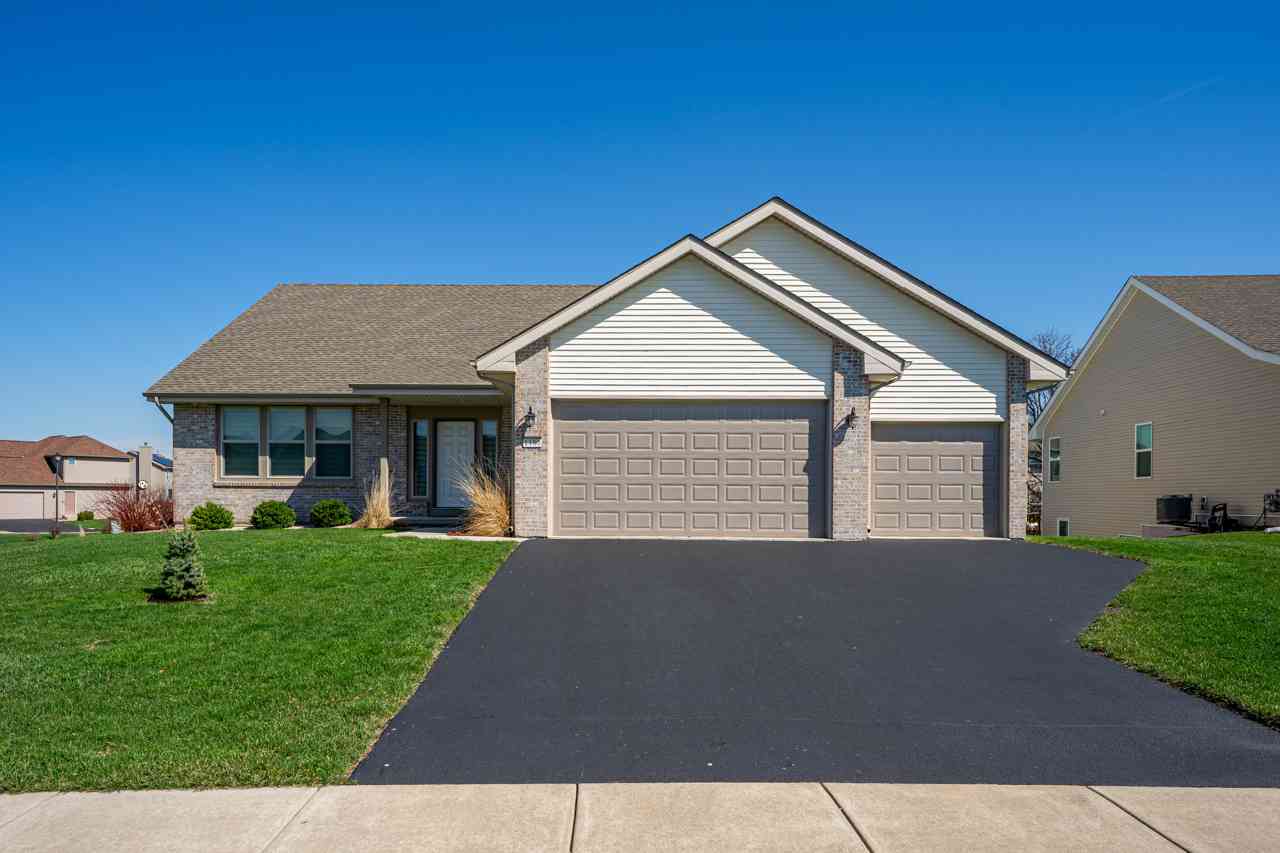Homes For Sale - 1103 Burlington Way<br/> Davis Junction, IL 61020