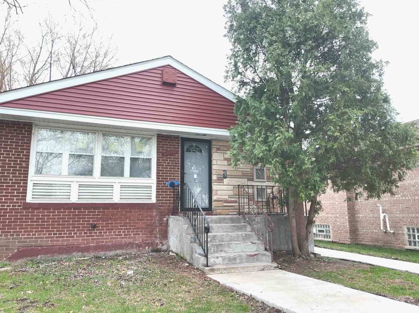 Homes For Sale - 210 Calumet Boulevard<br/> Harvey, IL 60426
