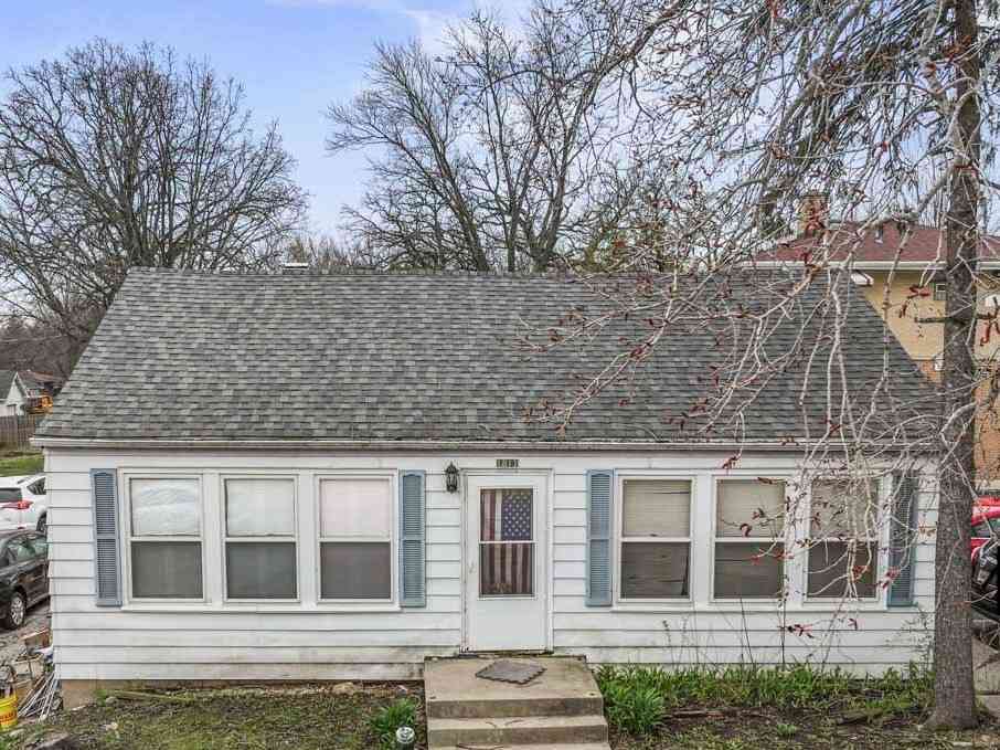 Homes For Sale - 1811 Ogden Avenue<br/> Lisle, IL 60532