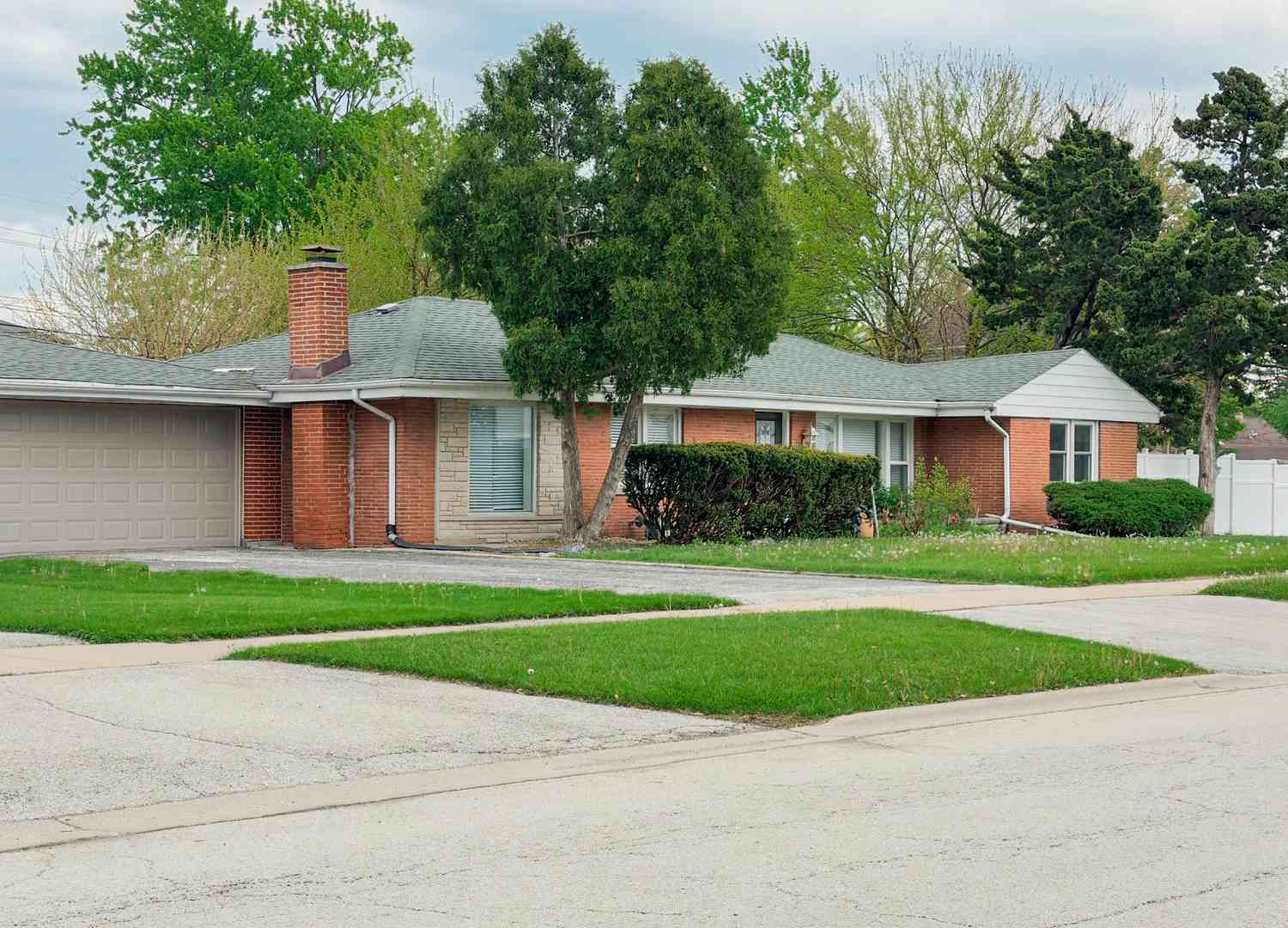 Homes For Sale - 7945 Mobile Avenue<br/> Burbank, IL 60459