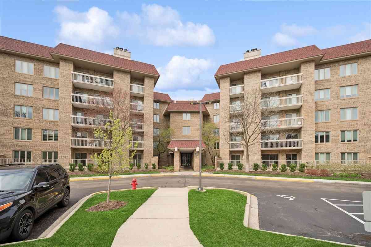 Homes For Sale - 1280 Rudolph Road #4A<br/> Northbrook, IL 60062