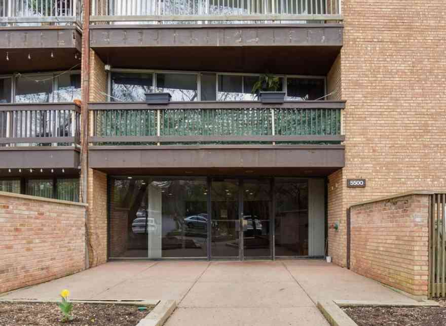 Homes For Sale - 5500 Hillcrest Lane #4L<br/> Lisle, IL 60532