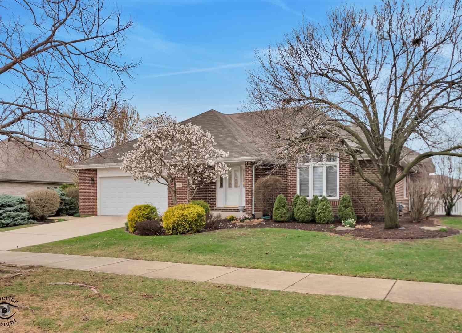 Homes For Sale - 8200 Brookside Glen Drive<br/> Tinley Park, IL 60487
