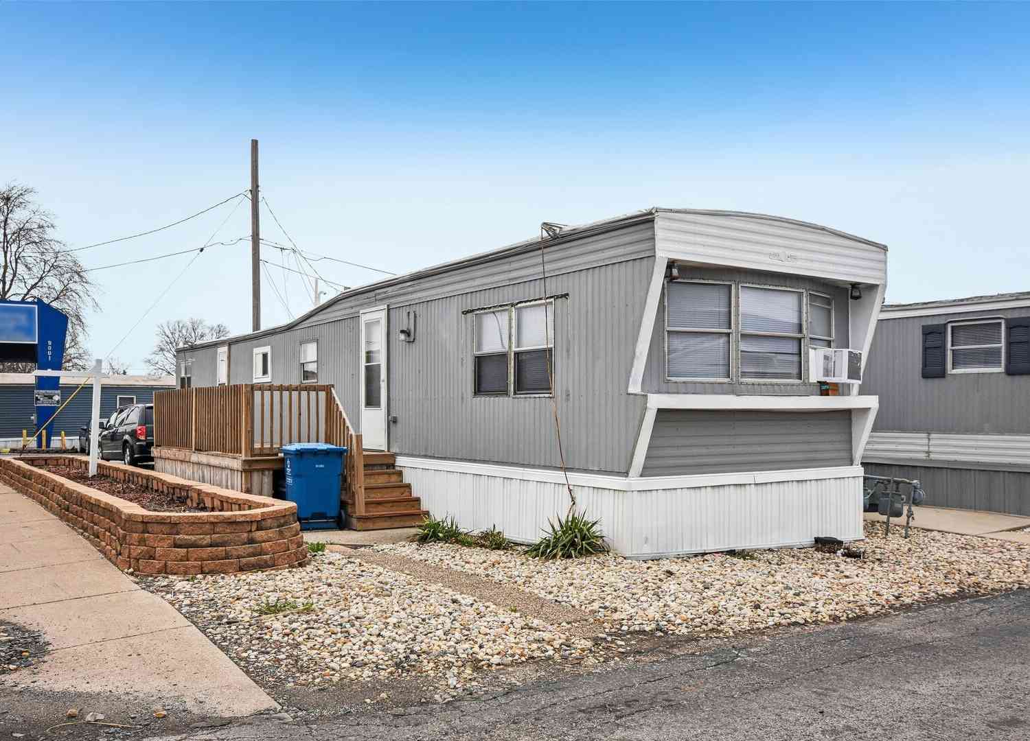 Mobile Home For Sale - 9001 S Cicero Avenue #A<br/> Oak Lawn, IL 60453