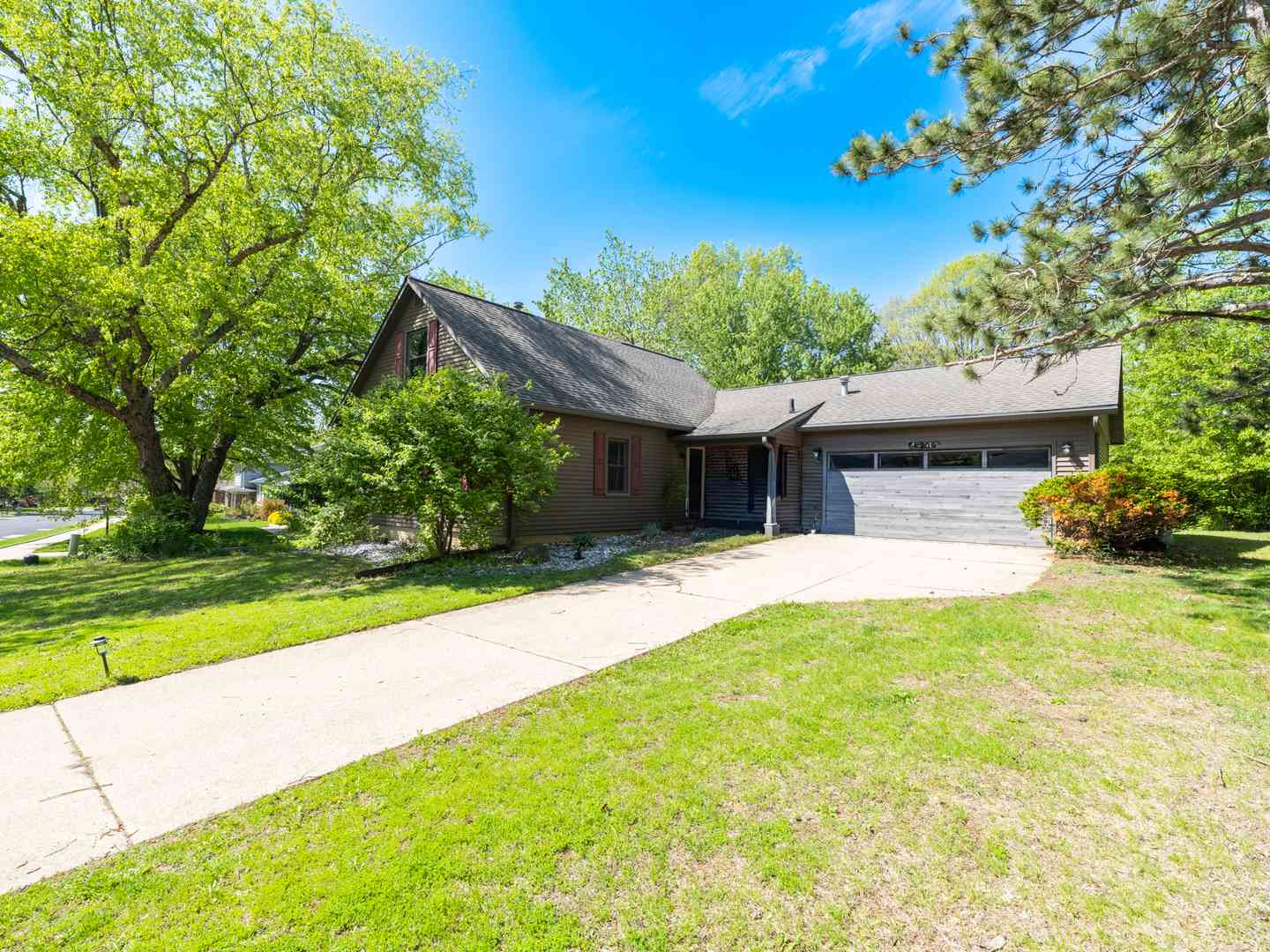 Homes For Sale - 3209 W Westport Road<br/> Peoria County, Peoria, IL 61615