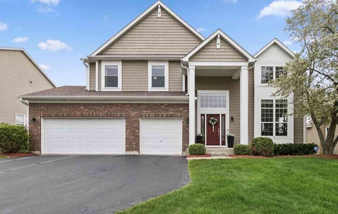 Homes For Sale - 1816 Prairie Ridge Circle<br/> Lindenhurst, IL 60046