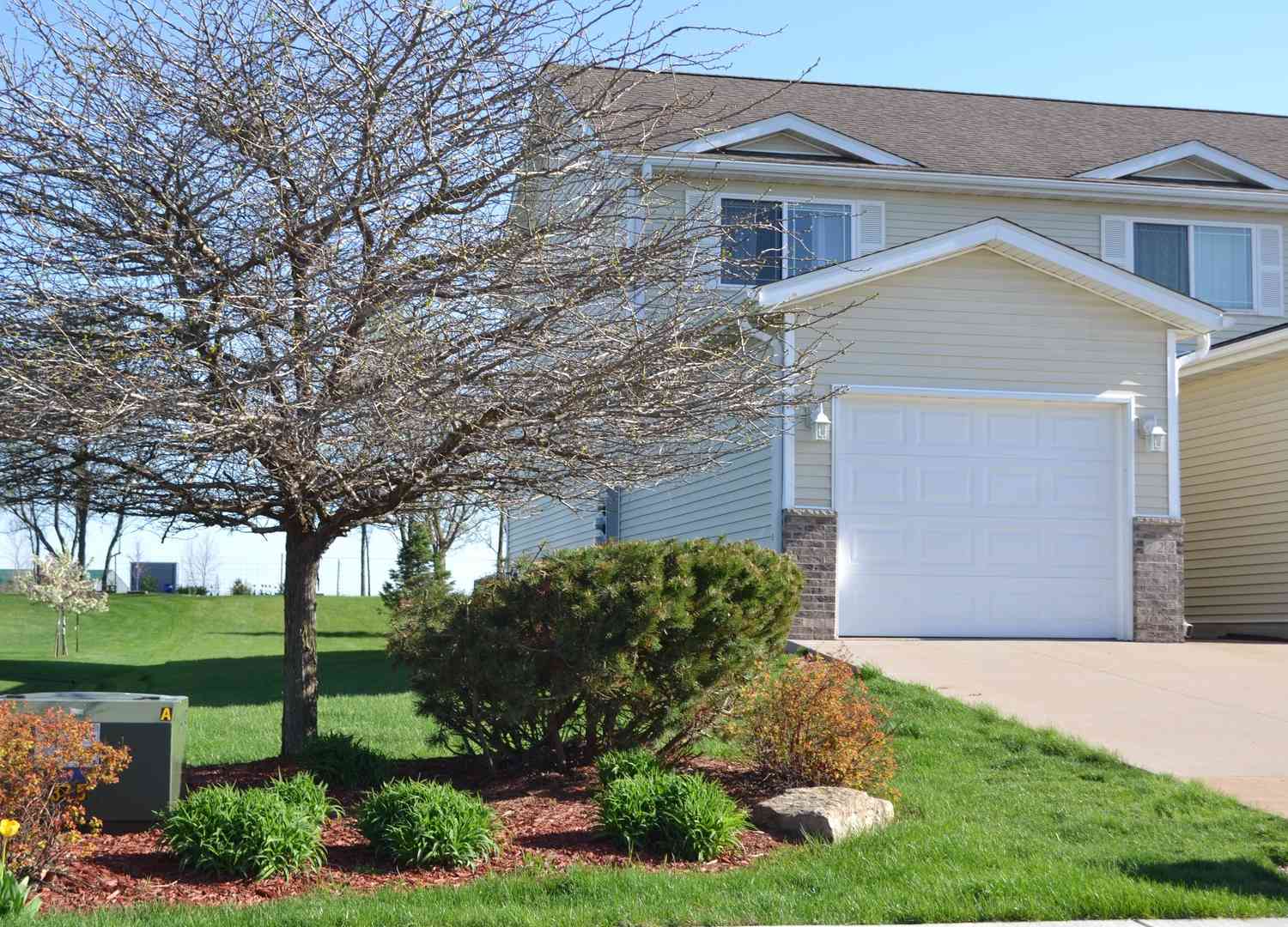 Homes For Sale - 722 Prairie Meadow Drive<br/> Blue Grass, IA 52726