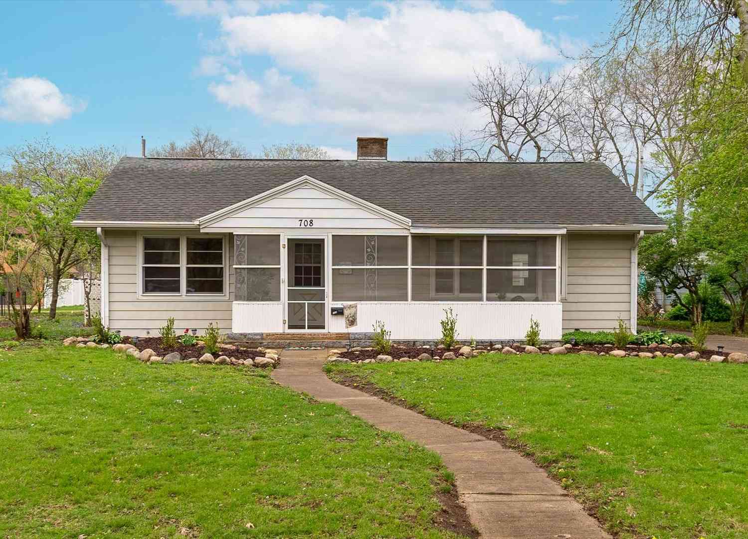 Homes For Sale - 708 Market Street<br/> Marshall County, Henry, IL 61537