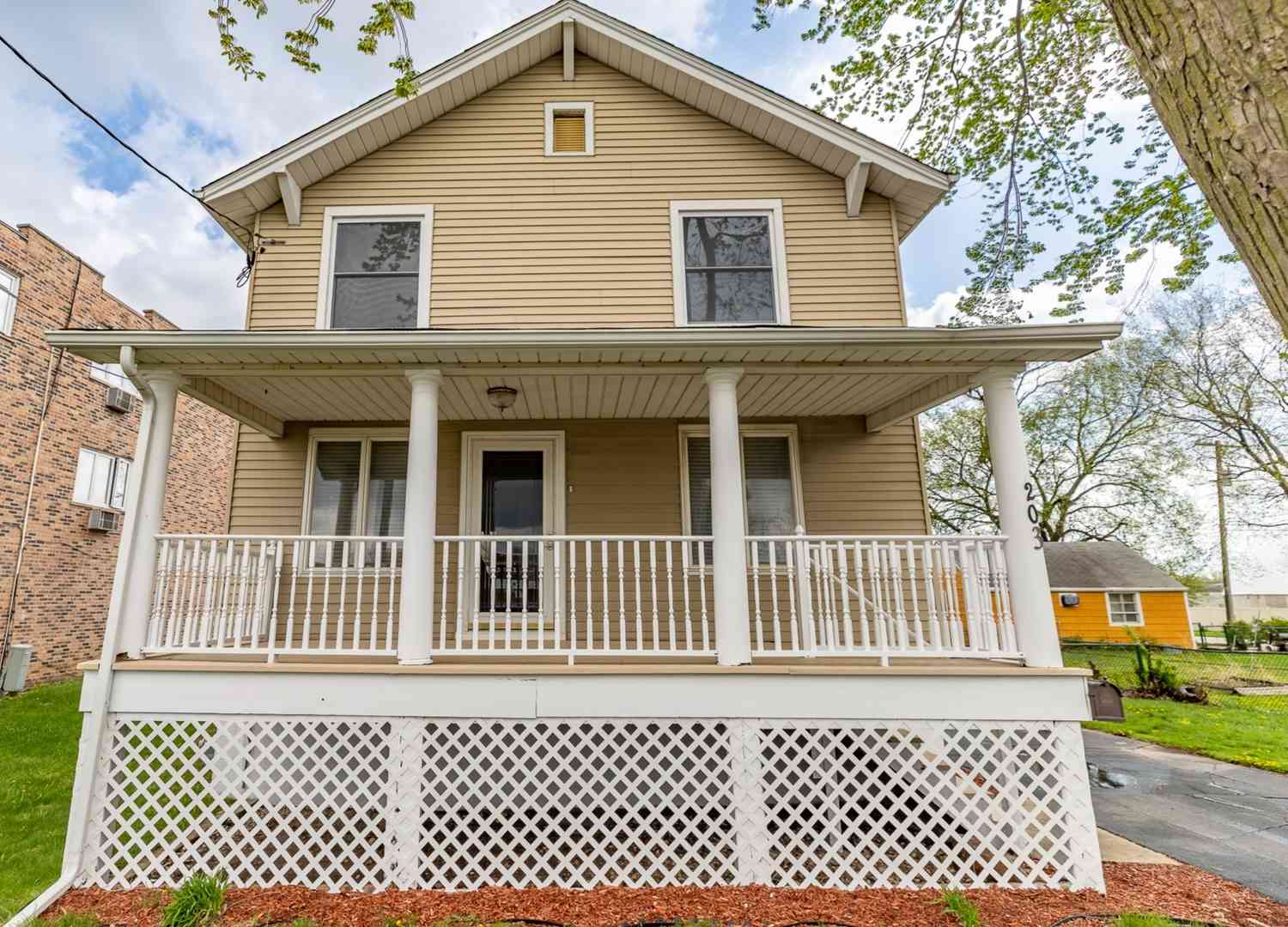Homes For Sale - 203 N Wolcott Street<br/> Thornton, IL 60476