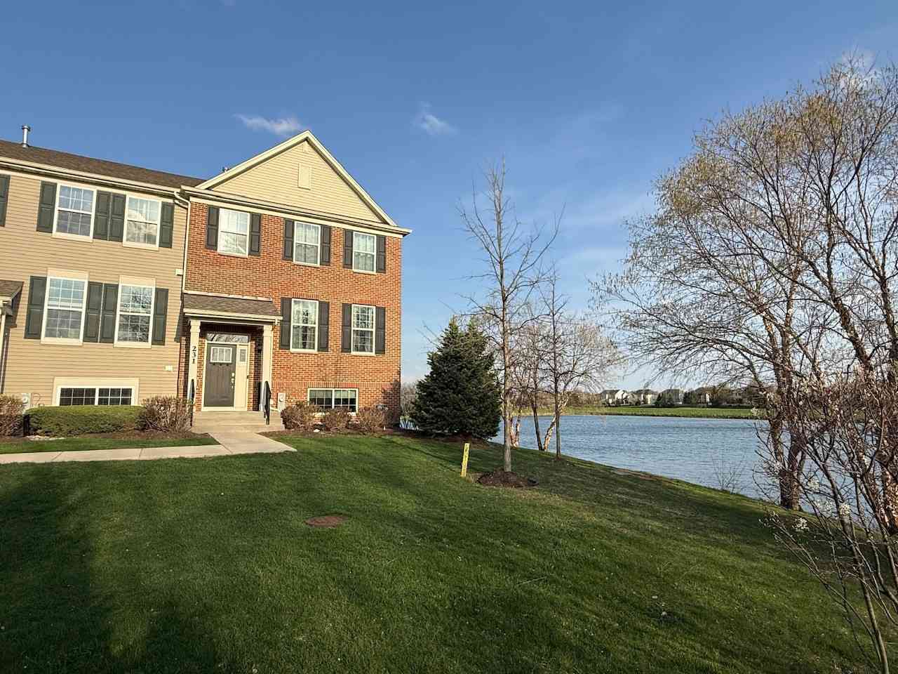 Homes For Sale - 231 Lakeshore Drive<br/> Oswego, IL 60543