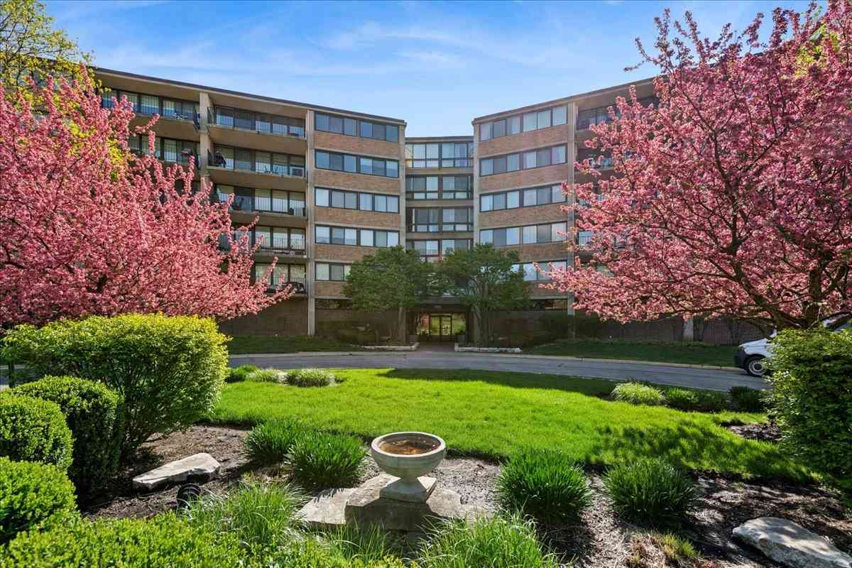 Homes For Sale - 101 Bar Harbour Road #4L<br/> Schaumburg, IL 60193