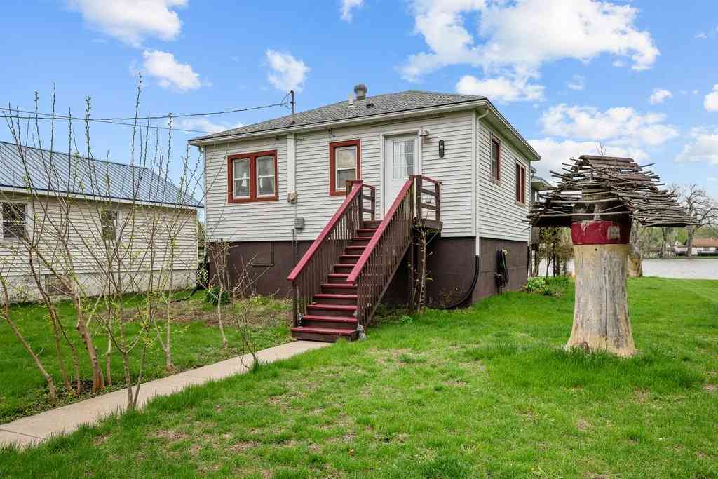 Homes For Sale - 3213 S Shore Drive<br/> Moline, IL 61265