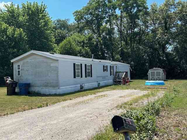 Mobile Home For Sale - 745 E Mary Lane<br/> Godley, IL 60407