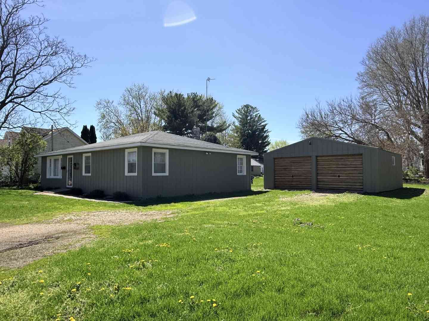 Homes For Sale - 114 S Commercial Avenue<br/> Lee County, Amboy, IL 61310