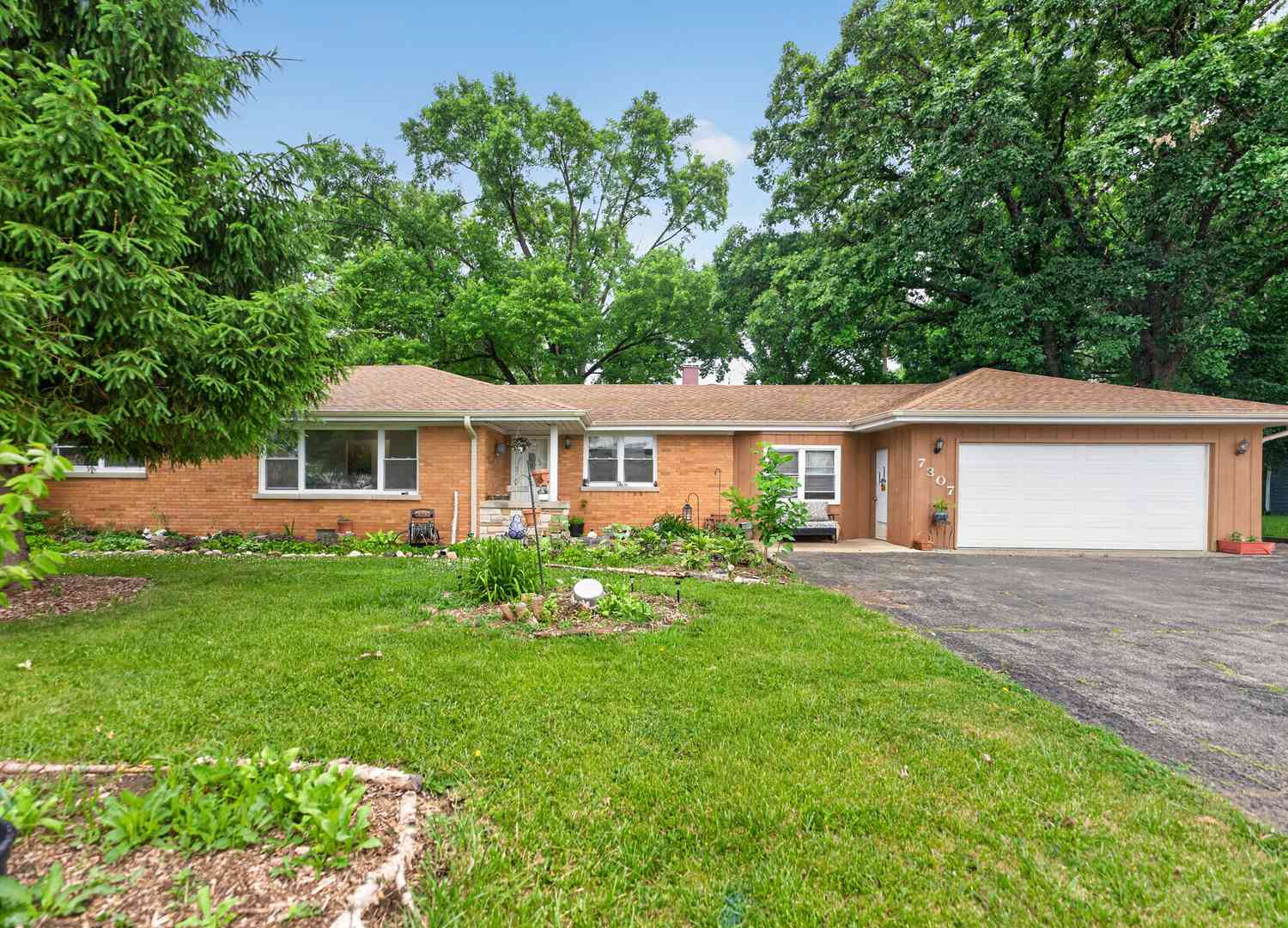 Homes For Sale - 7307 W College Drive<br/> Cook County, Palos Heights, IL 60463