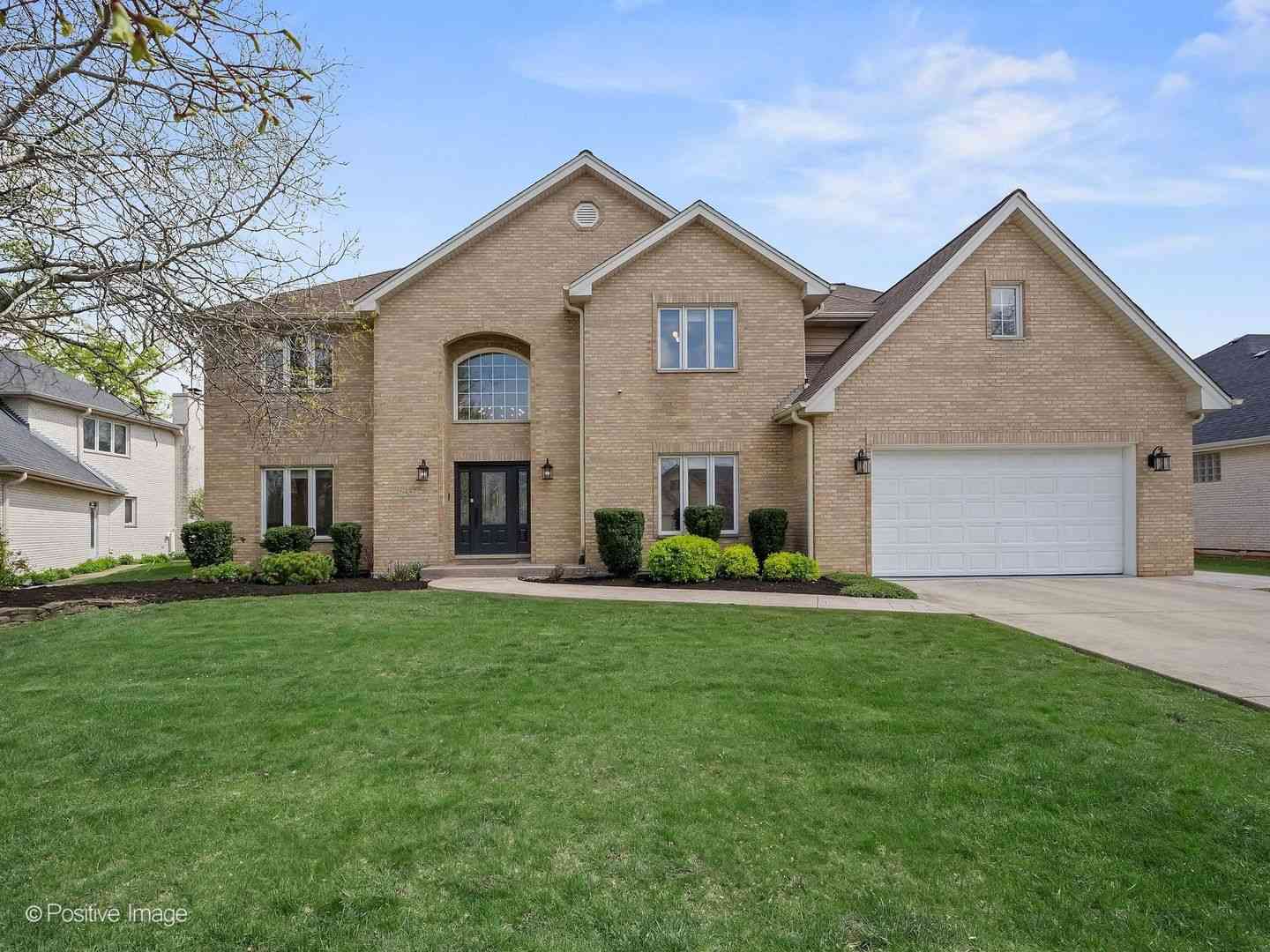 Homes For Sale - 6437 Davane Court<br/> Downers Grove, IL 60516
