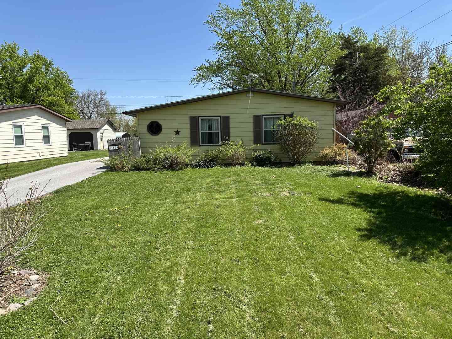 Homes For Sale - 11609 18th Street<br/> Milan, IL 61264